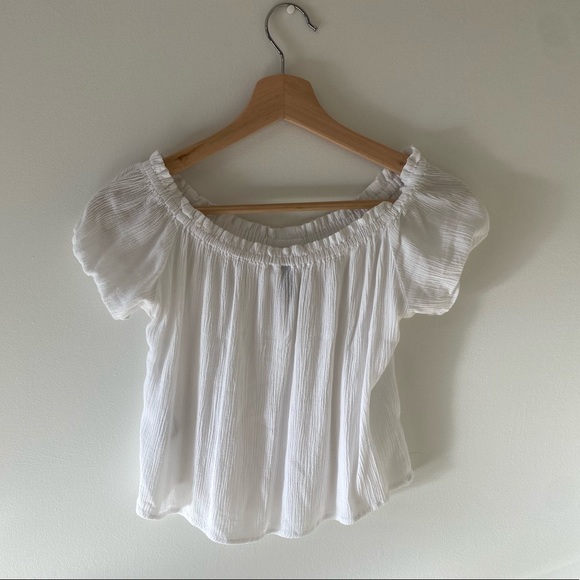 Woman’s Top - Picture 2 of 3